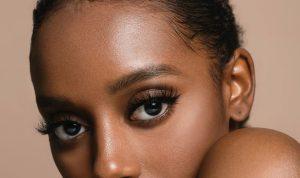 Read more about the article Alternative to Eyelash Extensions: How to Grow Your Lashes Naturally